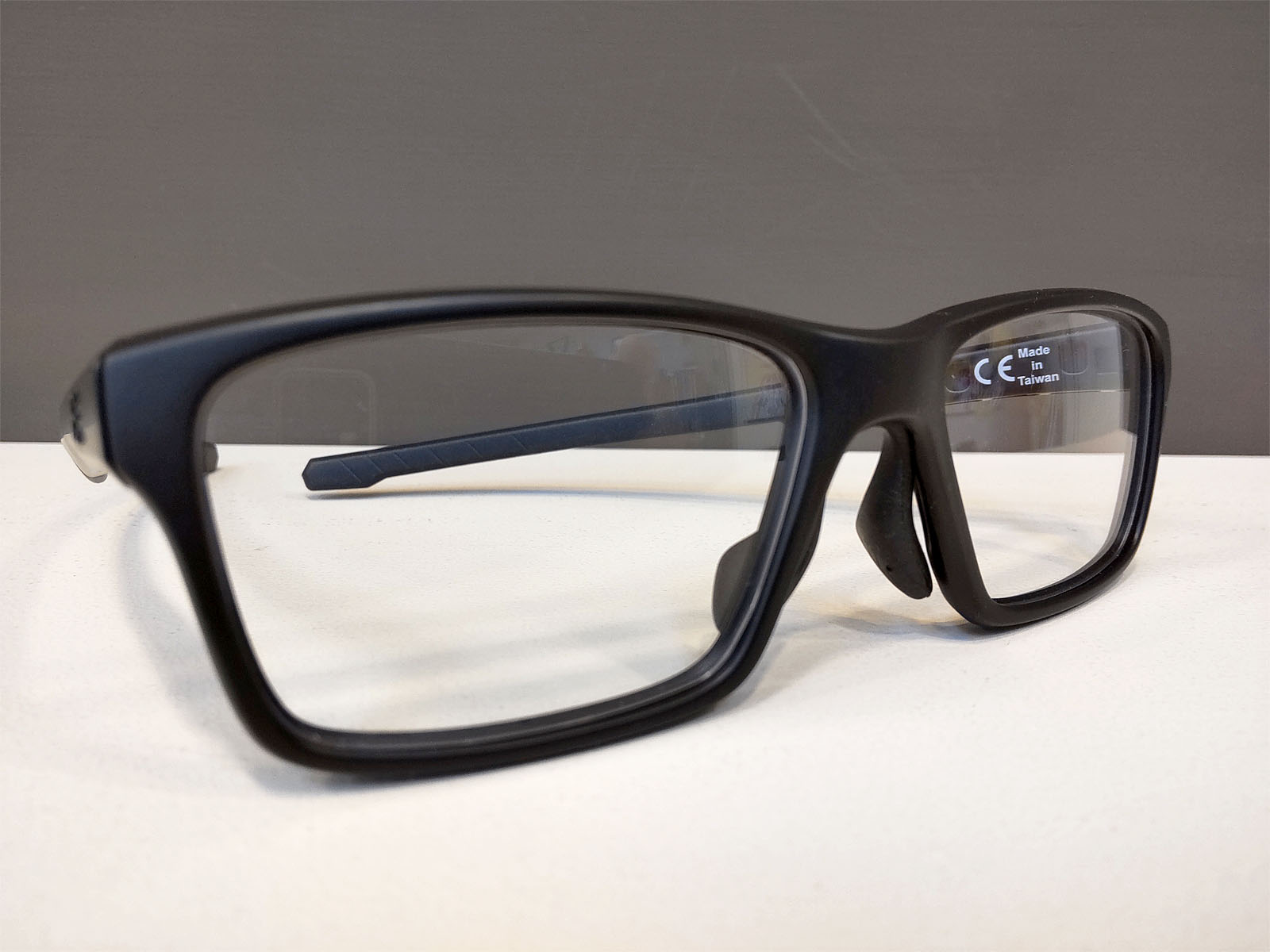 強靭フレーム「Invictus Eyewear」　2タイプを入荷しました