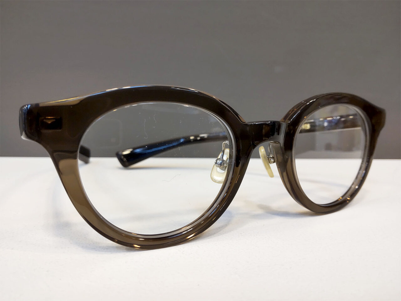 フォーナインズ　FN-02E（カラー： 82チャコール）