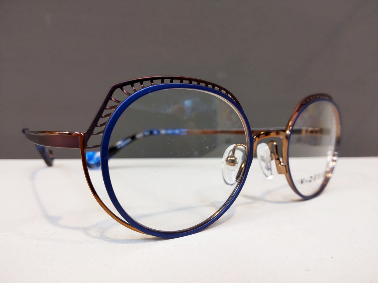 V.DESIGN 6072(TEA) カラー：BL