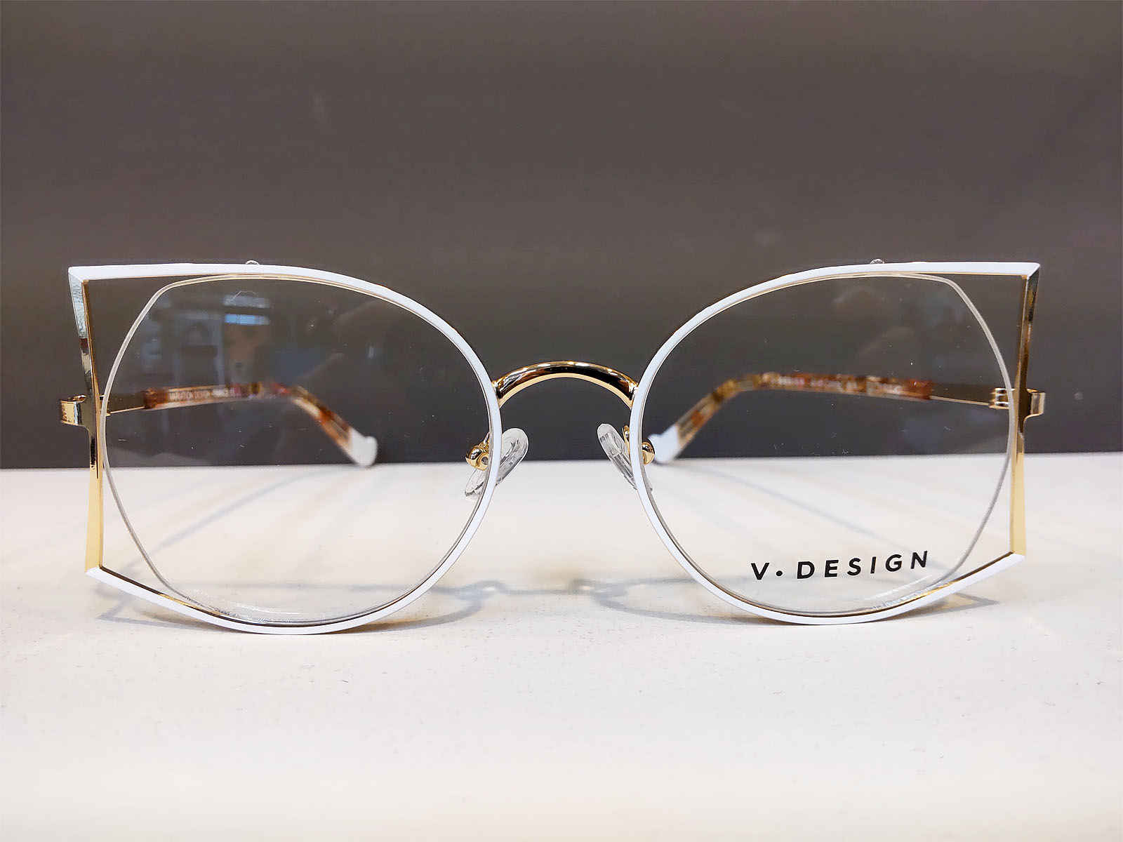 V.DESIGN 6148(Coline) カラー：BLA