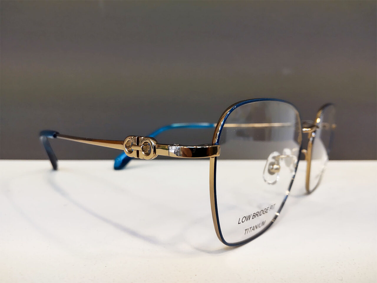 Ferragamo SF2607LB(カラー：744)